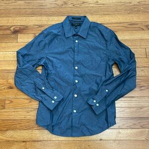 Banana Republic - Untucked Fit Button Down - Size Small